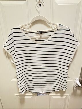 NWOT Banana Republic Silky White & Navy striped  dress Top size xs. Flawless